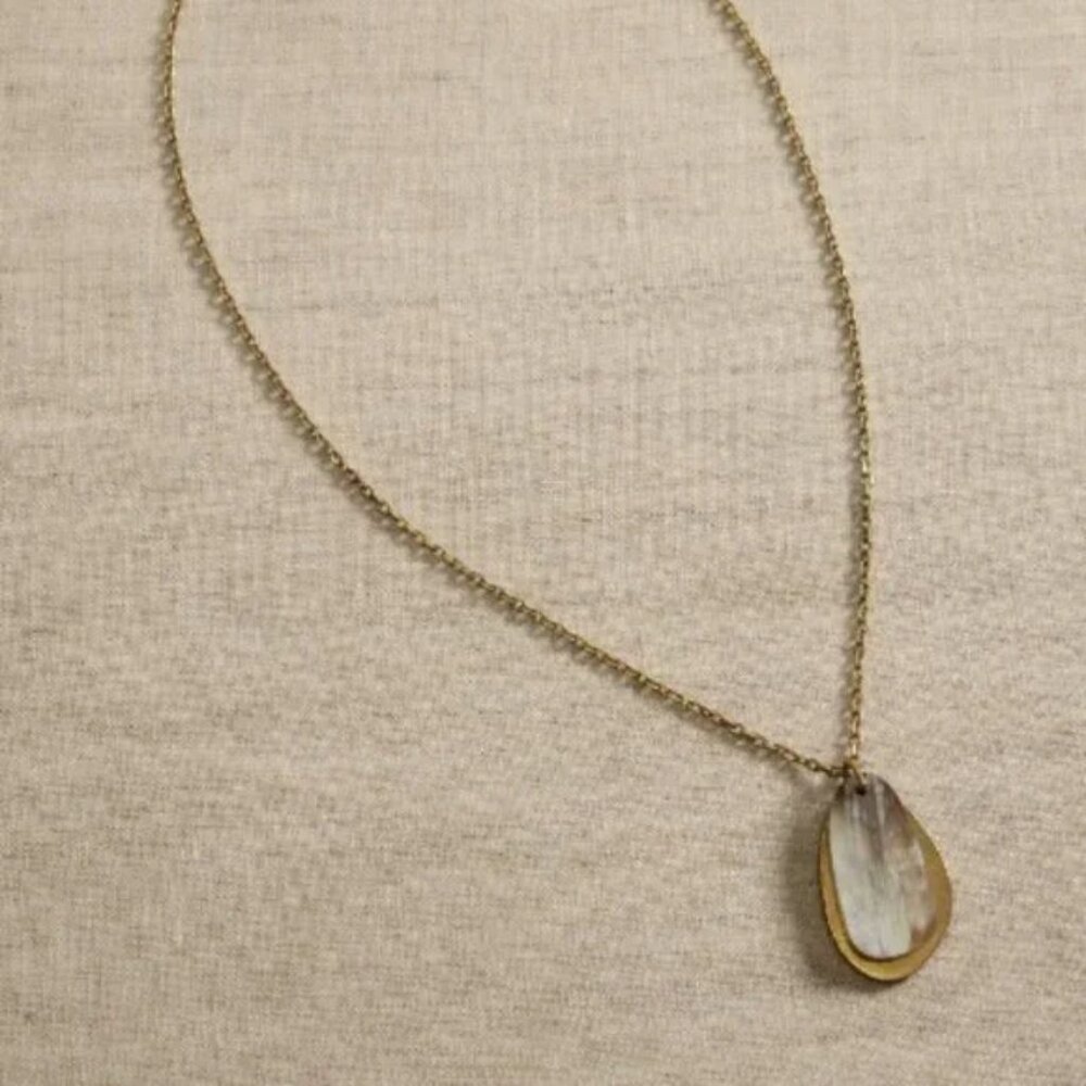 Banana Republic GENUINE HORN PENDANT NECKLACE/NWT